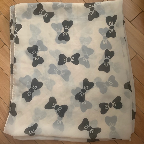 Black & Cream Bow Print Infinity Scarf - Picture 2 of 2